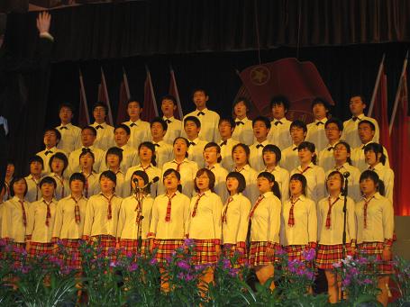 合唱团演唱《七子之歌》